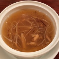 廣東飯店 - 廣東飯店(鶏、筍、椎茸入りフカヒレスープ)