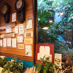 いちょうの木 - 店内のテーブル席の風景です