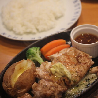 ステーキ ダイニング ロッソ_1