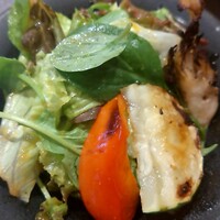 鳥きよ - 焼き野菜のサラダ