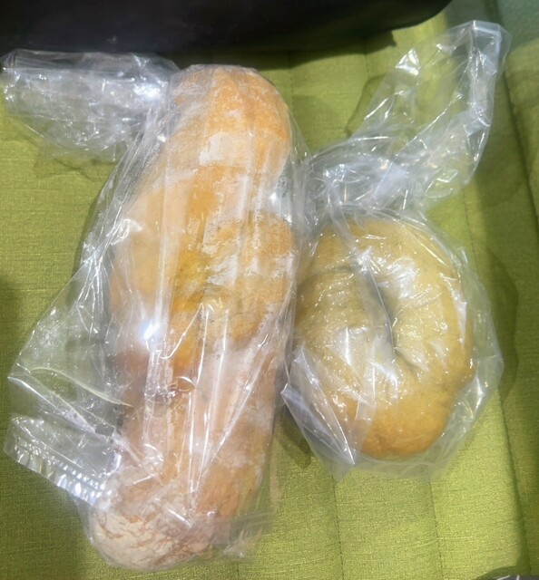 くるみレーズン＆塩パン : 農の里の写真