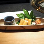 日本焼肉はせ川 別亭 - 木耳山椒煮、北本養鰻場　鰻白焼き、蟹真丈水玉揚げ