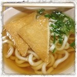 まるみ - 久々の関西のきつねうどん ¥350
お客さんも気さくな方たちばかりで楽しかった！