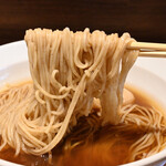 NIBOSHI MANIA - えといりこの焦がし醤油蕎麦の麺リフト