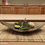 御料理 寺沢 - 夏豆､烏賊飯､白桃の白和え､栄螺の壷焼､風干しされた鮎に薑に酢橘