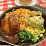ラケル - 料理写真:ハンバーグナポリタン（1408円）