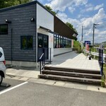 肉の青木商店 - お昼時の店舗外観