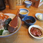 なかめのてっぺん - ランチ海鮮丼