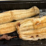 服部商店 - 白焼でこの脂は完璧。