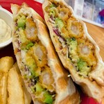 ハンモックカフェ ラ・イスラ - エビとアボガドぎっしりです！