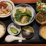 山海酒房 あかね屋 - 週替わり厳選ランチ　白茄子の揚げ出しとお刺身御膳