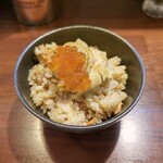 麺の風 祥気 - 鮭の親子炊き込みご飯(帆立のバターソテー添え)￥500