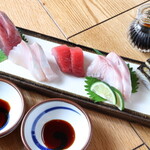 しん歩 - 毎朝仕入れの旬のお刺身