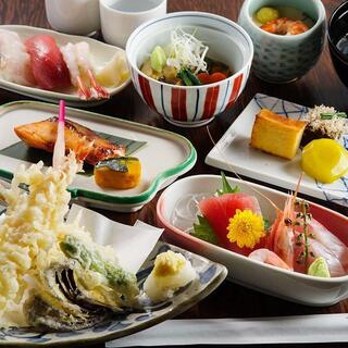 旬の味覚満載の宴会コース4,000円～！店内には生け簀も◎