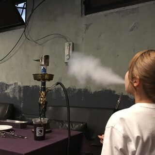 シーシャやドルチェなどカフェメニューも充実