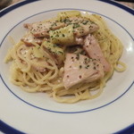 パスタの店　山猫軒 - 2014年４月限定　スモークチキンとポテトのマスタードクリームソースです。