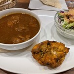 ジャイプール - カレーとサラダとタンドリーチキン