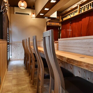 賑やかでアットホームな雰囲気が居心地の良い店内