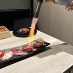 めしや因すけ - 大判道産和牛 ブリスケの炙り肉寿司 4貫盛り