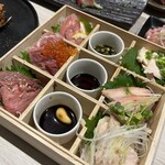 めしや因すけ 狸小路店 - 「特選肉刺し 重箱六種盛り合わせ」（2024.8/21）2,799円