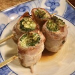 やきとりの一平 中島本店 - 万能ネギ肉巻き　カリッとした豚肉とザクザクネギが合う!!