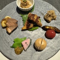 京の鴨料理 北斎 - 前菜（手前のモナカには、鴨のレバペーストが）