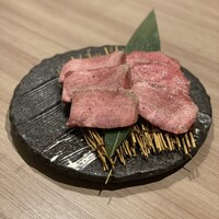近江うし 焼肉 にくTATSU 青山本店 - 
