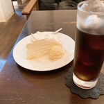 パルファン - ミルクレープとアイスコーヒー