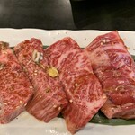 炭火焼肉 ぐら - 追加で「ぐらのカルビ」をお願いしました！