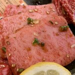 炭火焼肉 ぐら - トモサンカク…牛の足の内側