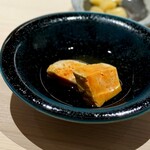 鮨 西崎 - ■あん肝
      こちらも、西崎さんのスペシャリテ！
      ディナータイムはこれがある（笑）
      通年、こんなに綺麗な味わいのあん肝をサーヴできるなんて、スゴ過ぎます。