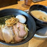 龍旗信 - ＼(=^‥^)/’`つけそば