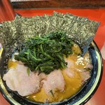 ラーメン 環2家 - チャーシュー麺中盛り、ほうれん草、のりトッピング