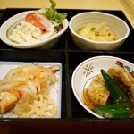 Kasagurande - Casa Grande 弁当 (甘味付き) 1280円。