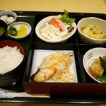 カーサグランデ - Casa Grande 弁当 (甘味付き) 1280円。