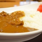 カフェ カレー王国 - 本格ビーフカレー 880円。