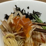 酒肴場 屯 - プチプチ食感のとびっこたっぷり