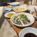 炭火焼肉ホルモンさわいし - 