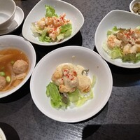 廣東料理 民生 ヒルトンプラザウエスト店 - 本日の一品、肉団子の醤油煮込みとエビマヨ、エビのマスタードソース