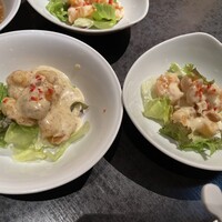 廣東料理 民生 ヒルトンプラザウエスト店 - エビのマスタードソースと、マヨネーズソース