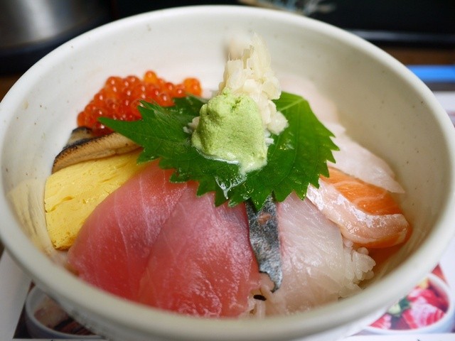 Wakaba 2go Ten - Tsukijishijo/Kaisen-don (Seafood bowl