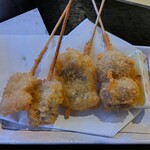 虎丸水産 - 串カツ。1本が安い。