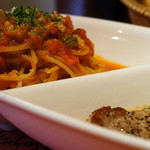 Iru Kyanthi Rossa - この日のパスタ料理は、ウィンナーと彩りヤサイのトマトソース