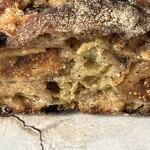 パンストック - マスカットとイチジク ハーフ 389円