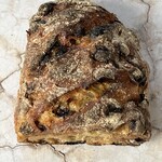 パンストック - マスカットとイチジク ハーフ 389円