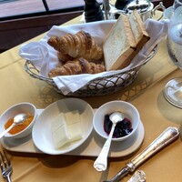 万平ホテル メインダイニングルーム - パン3種類