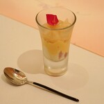 レストラン ラ フィネス - 桃のミニパフェ