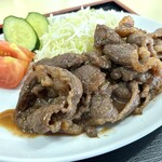 よしやす食堂 - 肉厚ながら柔らかいカルビ肉。