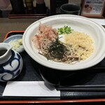 信州そば処 そじ坊 - 冷やし月見ぶっかけ蕎麦。980円税込。これにご飯ものを付けている女子多数。