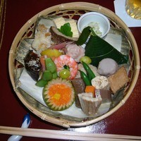 萬亀樓 - 竹かご